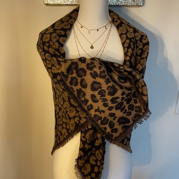 Leopard shawl in brown and black OS - Picture 2 of 6